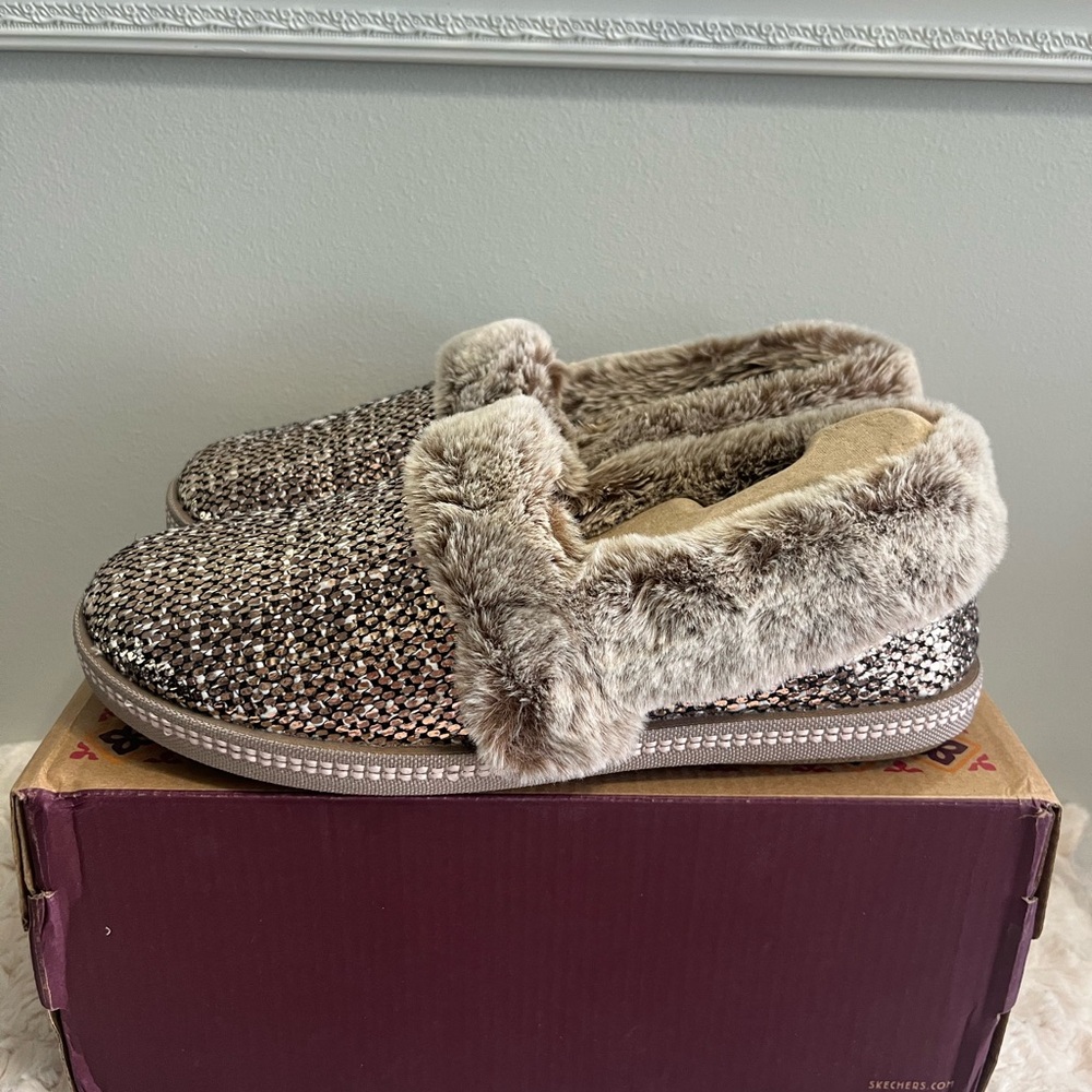 Skechers Plush‎ dream glam Metallic Slippers Campfire 7 Rose Gold Memory Foam